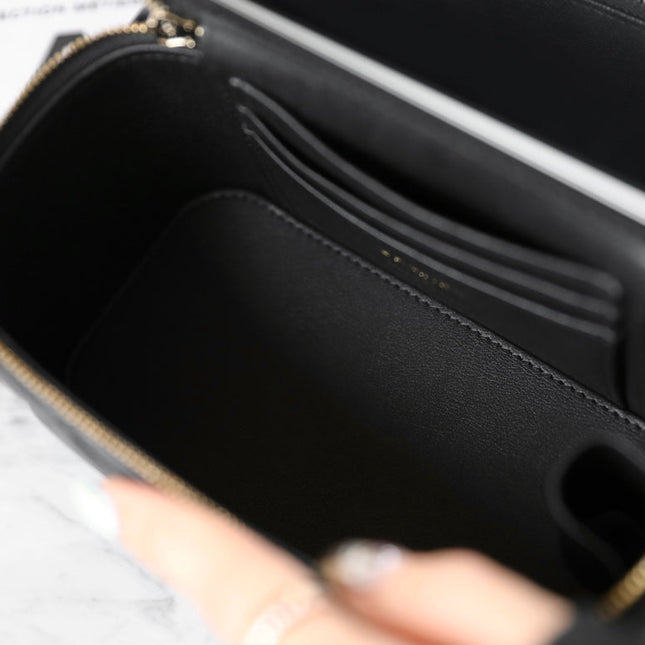 CHANEL 25S VANITY BAG 17 CM IN BLACK LAMBSKIN WITH PEARL STRAP