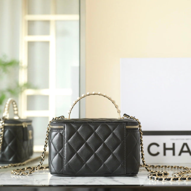 CHANEL 25S VANITY BAG 17 CM IN BLACK LAMBSKIN WITH PEARL STRAP