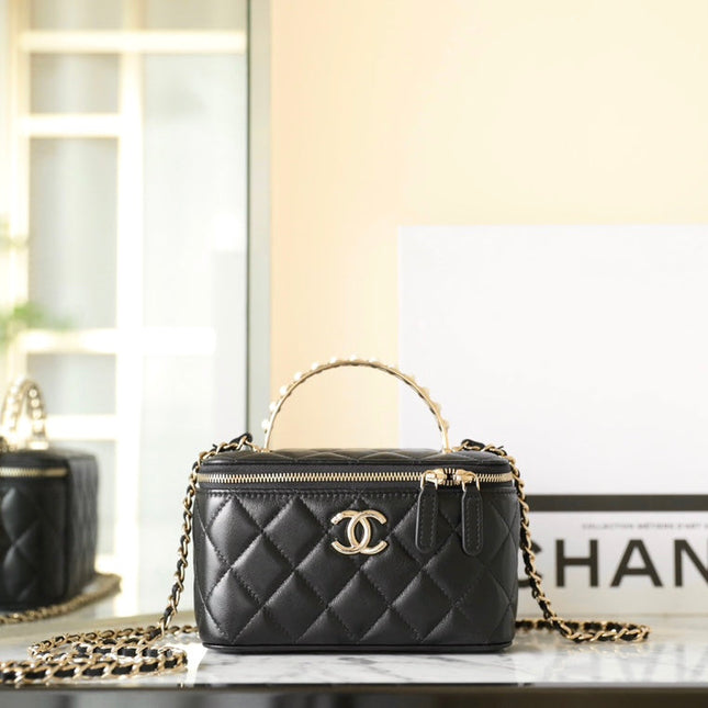 CHANEL 25S VANITY BAG 17 CM IN BLACK LAMBSKIN WITH PEARL STRAP