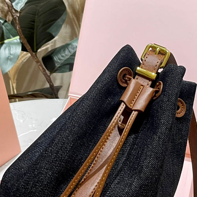TOTE 22 BAG IN BLACK DENIM