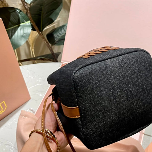 TOTE 22 BAG IN BLACK DENIM