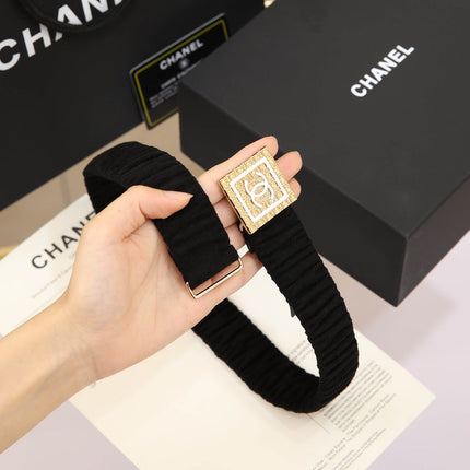 CC 30 MM SQUARE BUCKLE BELT IN BLACK SUEDE WITH GOLD HARDWARE