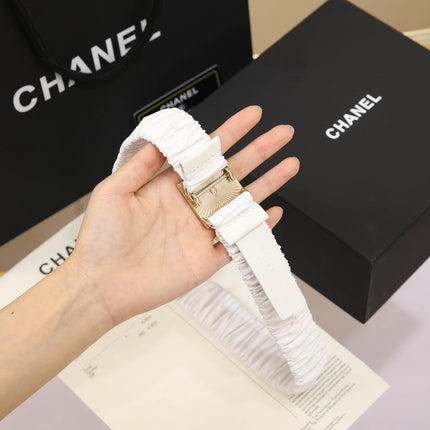 CC 30 MM SQUARE BUCKLE BELT IN WHITE CALFSKIN WITH GOLD MIX WHITE HARDWARE