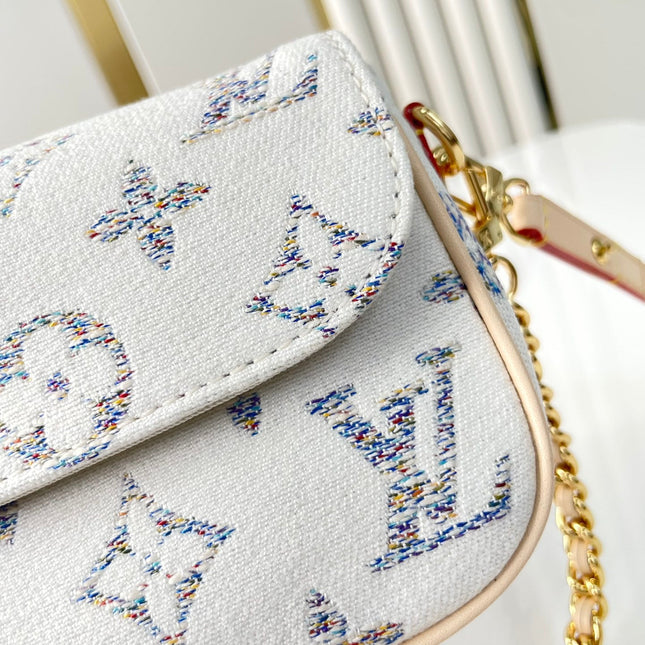 WALLET ON CHAIN IVY 23 IN WHITE MONOGRAM JACQUARD FABRIC GOLD HARDWARE