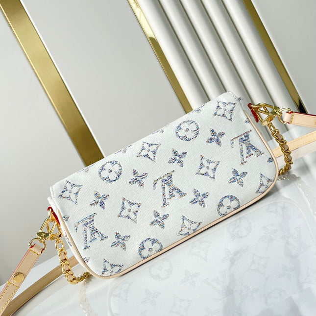 WALLET ON CHAIN IVY 23 IN WHITE MONOGRAM JACQUARD FABRIC GOLD HARDWARE