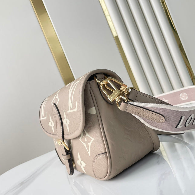 DIANE 23 IN TOURTERELLE WHITE MONOGRAM EMPREINTE LEATHER