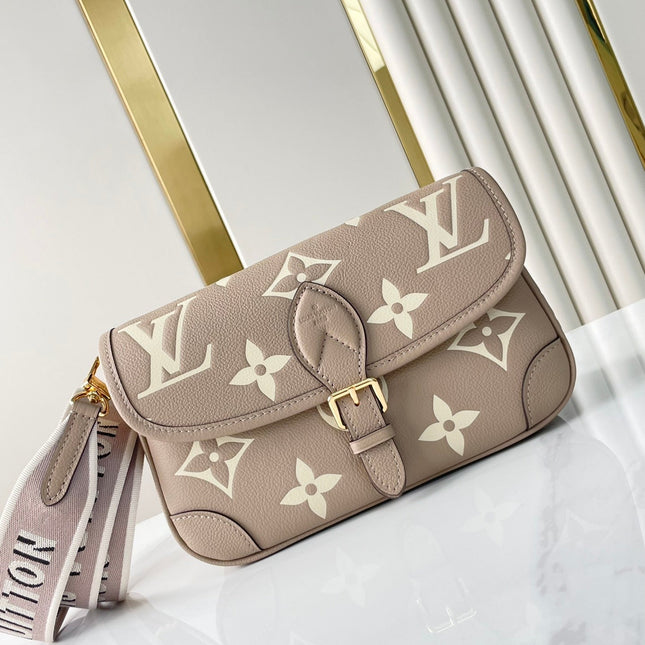 DIANE 23 IN TOURTERELLE WHITE MONOGRAM EMPREINTE LEATHER