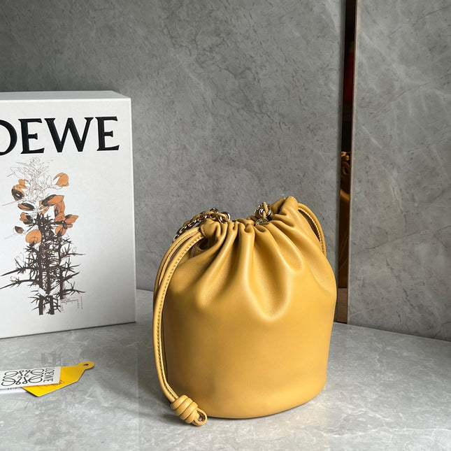 LOE 32 FLAMENCO PURSE BUCKET IN SAHARA MELLOW NAPPA LAMBSKIN