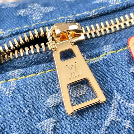 HILLS POCHETTE 18 IN BLUE MONOGRAM DENIM