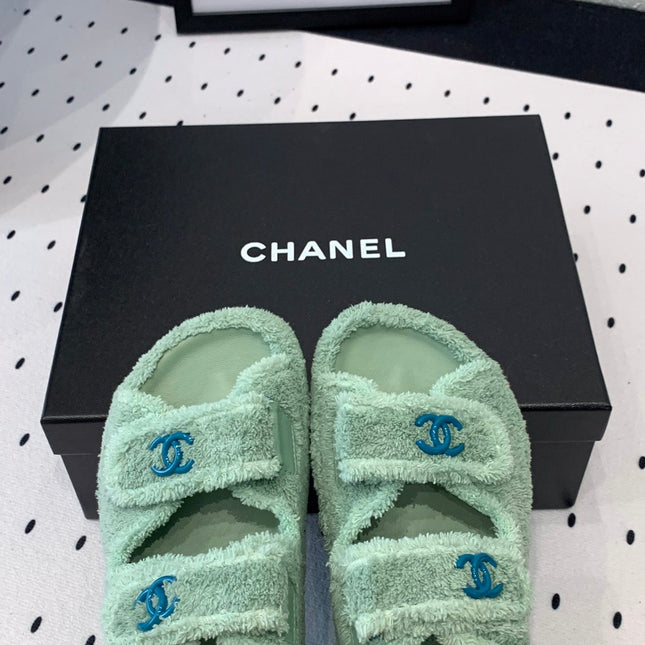 DAD SANDALS PLATFORM IN MINT GREEN FUR