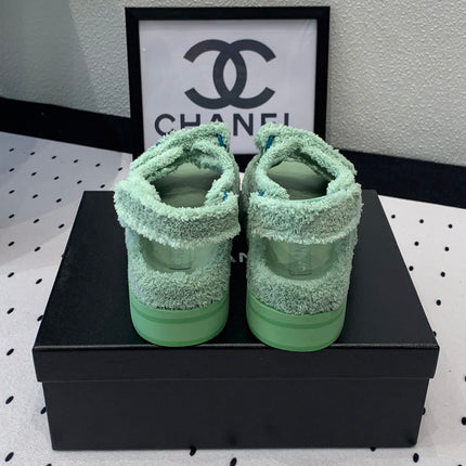 DAD SANDALS PLATFORM IN MINT GREEN FUR