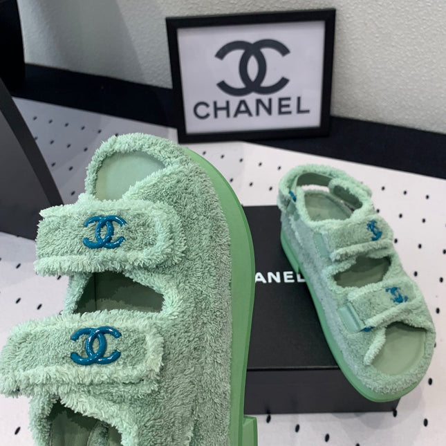 DAD SANDALS PLATFORM IN MINT GREEN FUR
