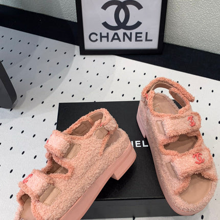 DAD SANDALS PLATFORM IN LIGHT PINK FUR