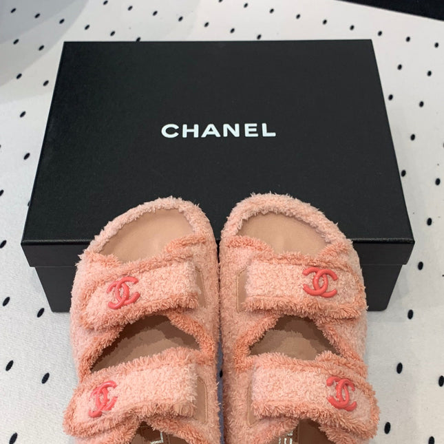 DAD SANDALS PLATFORM IN LIGHT PINK FUR