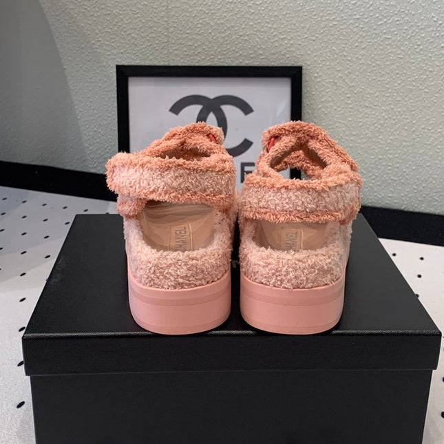 DAD SANDALS PLATFORM IN LIGHT PINK FUR