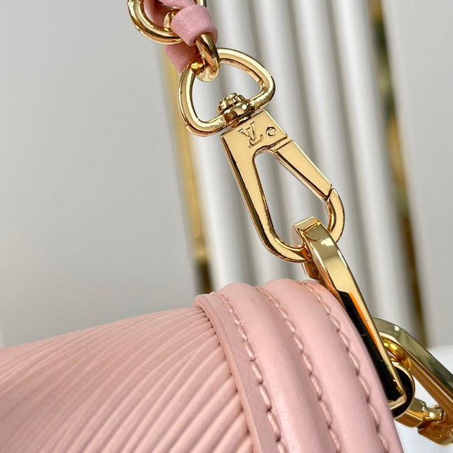 DAUPHINE MM 25 IN LIGHT PINK EPI GRAINED CALFSKIN GOLD HARDWARE
