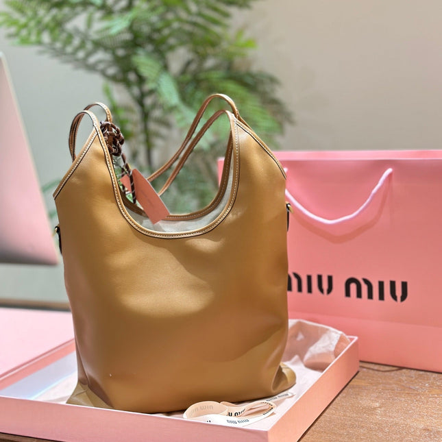 TOTE 30 BAG IN CARAMEL BROWN CALFSKIN