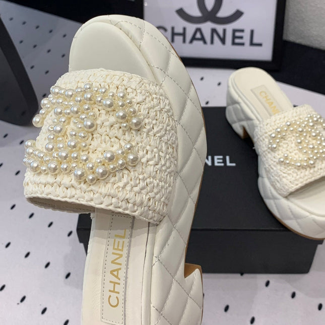 Double CC pearl platform sandals Sheepskin White