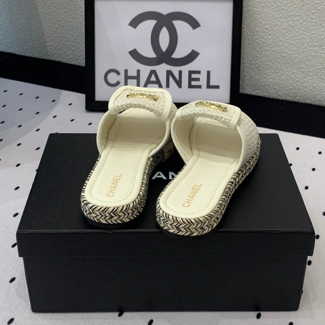 Double CC Women New Trendy Calfskin Slippers White