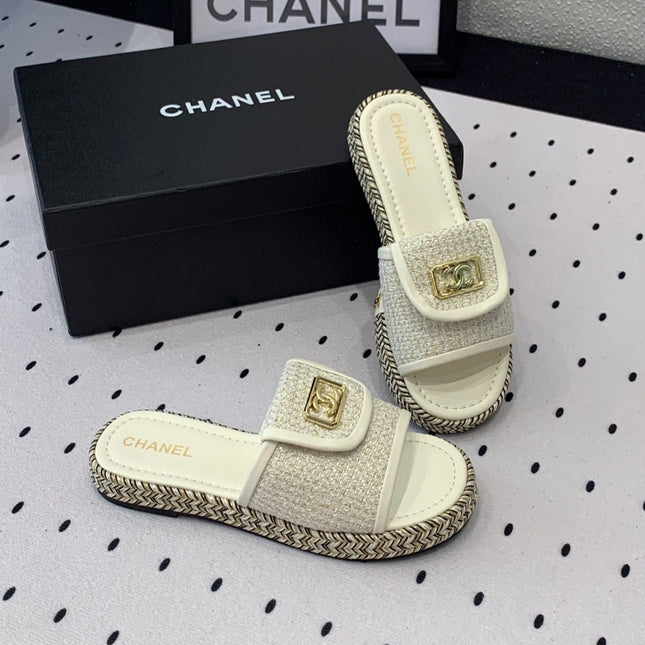 Double CC Women New Trendy Calfskin Slippers White