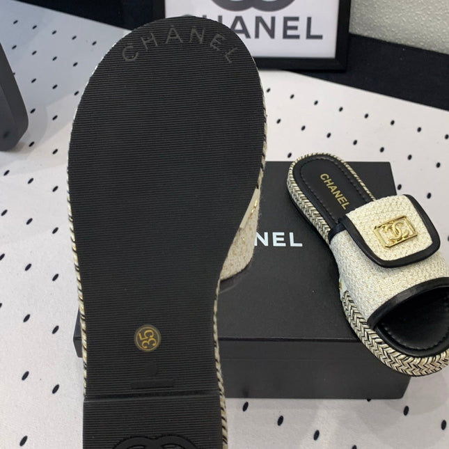 Double CC Women New Trendy Calfskin Slippers White Black