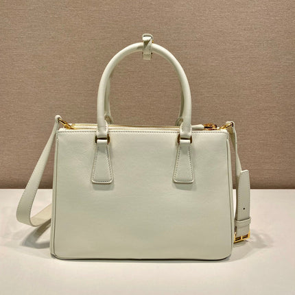 MEDIUM GALLERIA BAG 28 IN WHITE SMOOTH CALFSKIN GOLD HARDWARE