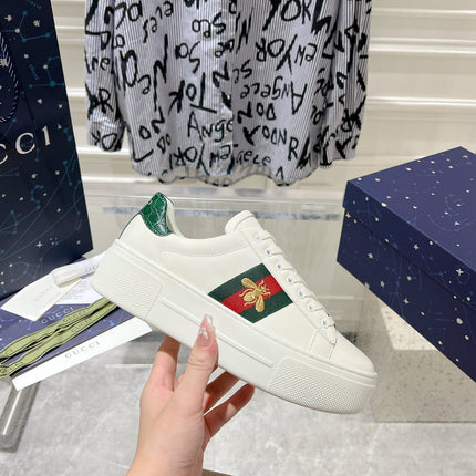 GG ACE 30 SUPREME TRAINER WHITE CALFSKIN