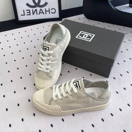 CASUAL SHOES IN GREY LAMBSKIN