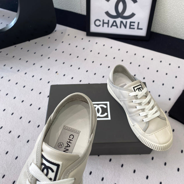 CASUAL SHOES IN GREY LAMBSKIN