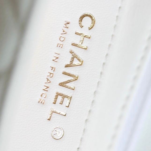 CHANEL 25S FLAP BAG 21 CM IN WHITE LAMBSKIN WITH GOLD HARDWARE