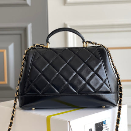CC MEDIUM 23 BAG WITH HANDLE IN BLACK LAMBSKIN