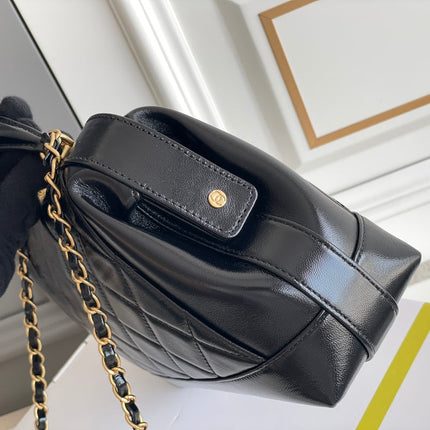 CC MEDIUM 23 BAG WITH HANDLE IN BLACK LAMBSKIN