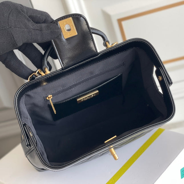 CC MEDIUM 23 BAG WITH HANDLE IN BLACK LAMBSKIN