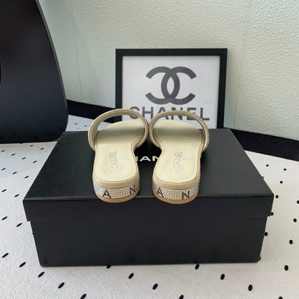 CC RHINESTONE LETTER SLIPPERS BEIGE LAMBSKIN