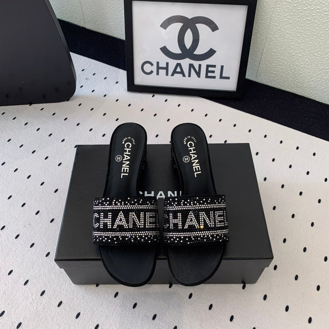 CC RHINESTONE LETTER HIGH HEELS BLACK AND WHITE LAMBSKIN