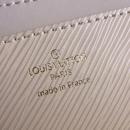 TWIST MM 23 IN QUARTZ WHITE EPI LEATHER GOLD HARDWARE