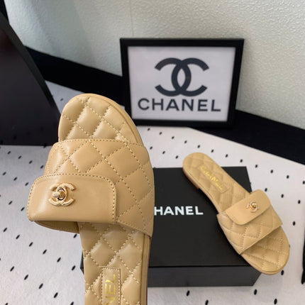 CC SLIPPERS IN YELLOW CREAM CALFSKIN