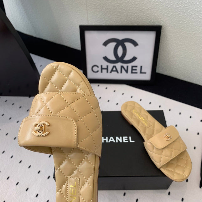 CC SLIPPERS IN YELLOW CREAM CALFSKIN