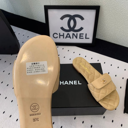 CC SLIPPERS IN YELLOW CREAM CALFSKIN