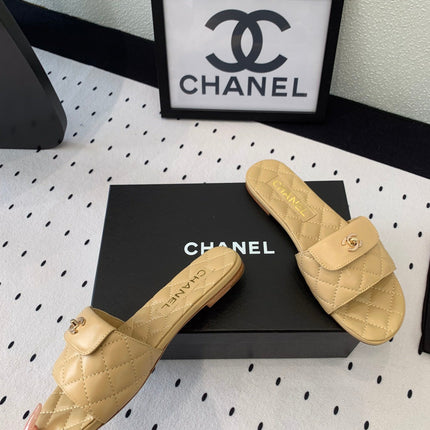 CC SLIPPERS IN YELLOW CREAM CALFSKIN