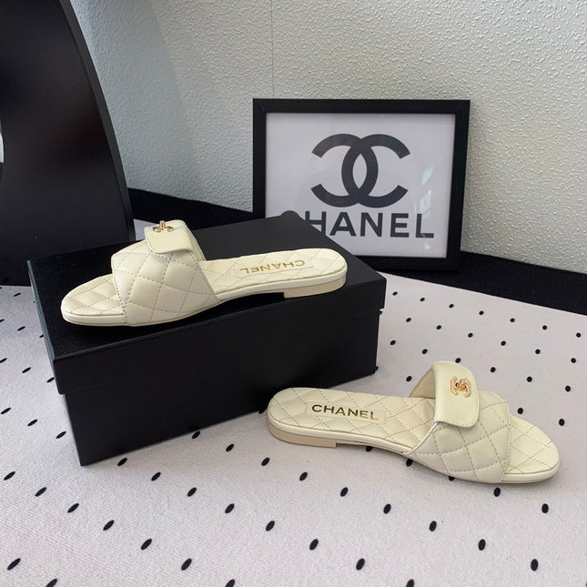 CC SLIPPERS IN WHITE CALFSKIN