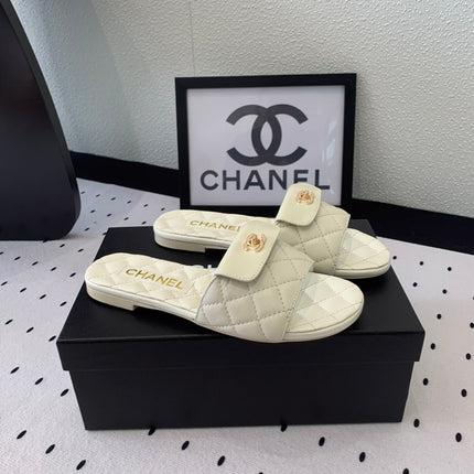 CC SLIPPERS IN WHITE CALFSKIN