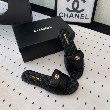 CC SLIPPERS IN BLACK CALFSKIN