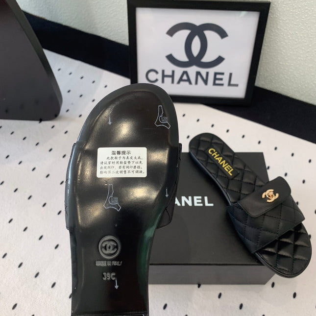 CC SLIPPERS IN BLACK CALFSKIN