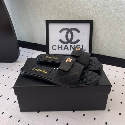 CC SLIPPERS IN BLACK CALFSKIN
