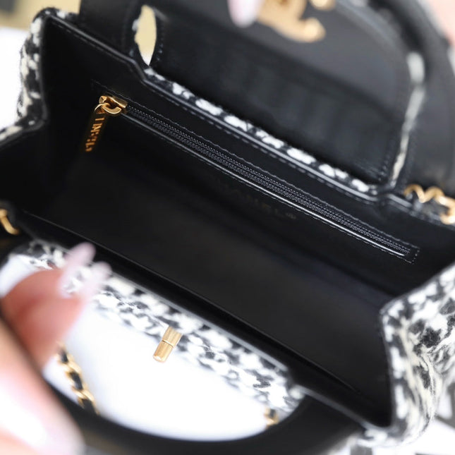 CHANEL 25S KELLY BAG 19 CM IN BLACK MIX WHITE TWEED WITH GOLD HARDWARE