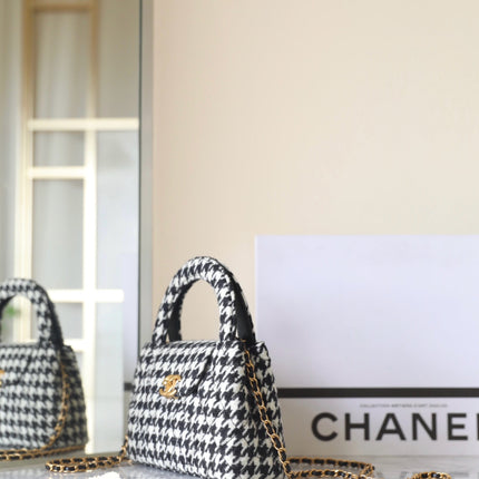 CHANEL 25S KELLY BAG 19 CM IN BLACK MIX WHITE TWEED WITH GOLD HARDWARE