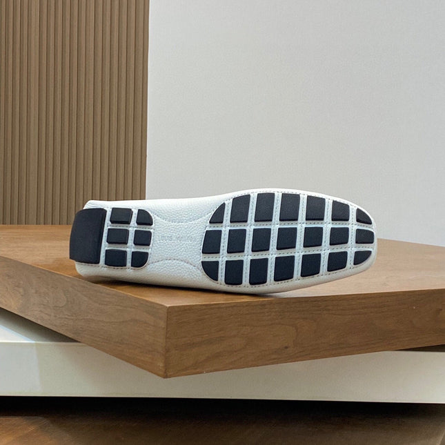 LV LOAFER IN WHITE WRINKLE CALFSKIN WITH SILVER LOGO