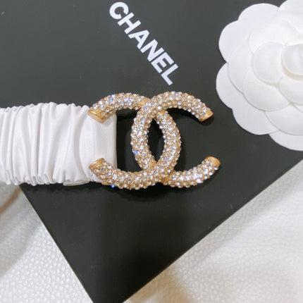 CC ELASTIC BELT 30MM IN WHITE CALFSKIN GOLD HARDWARE WITH RHINSTONES