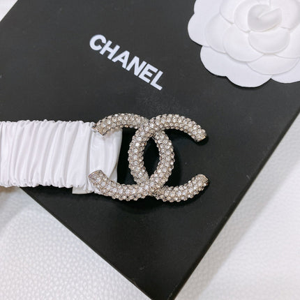 CC ELASTIC BELT 30MM IN WHITE CALFSKIN SILVER HARDWARE WITH RHINSTONES